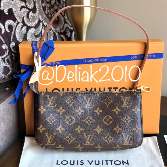 Louis Vuitton Pochette Accessoires w/ strap … $719♦️SOLD